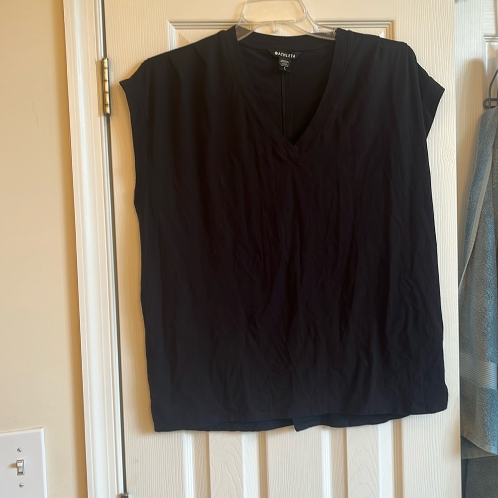 NWOT Athleta Outbound Twist Tee Black L